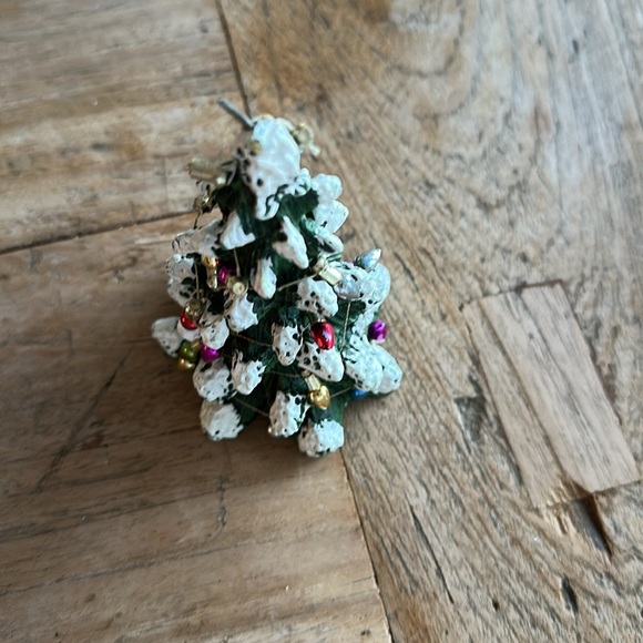 Vintage Christmas Trees heavy resin set of three - Picture 5 of 12